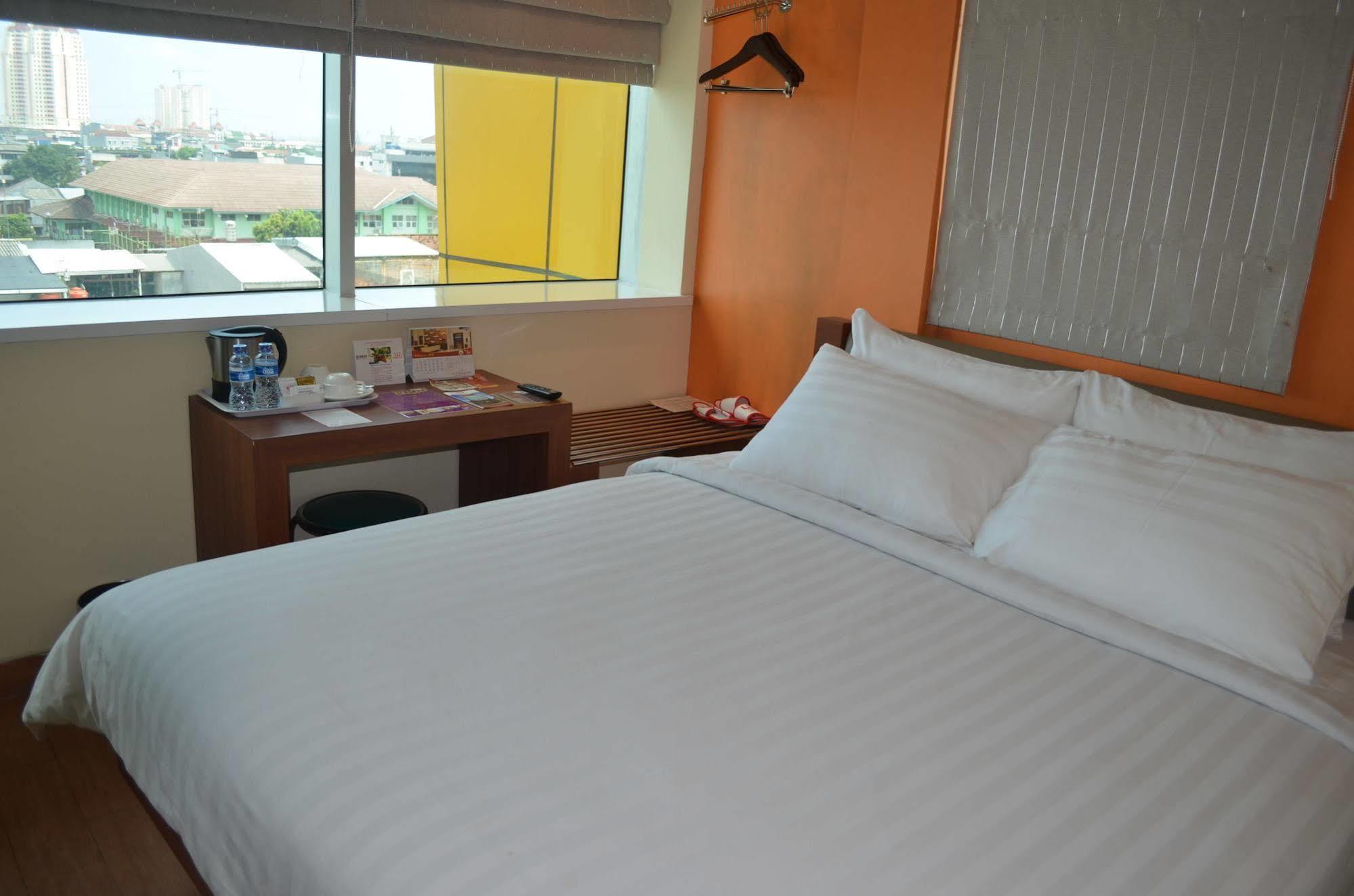 World Hotel Jakarta - Bandengan Экстерьер фото